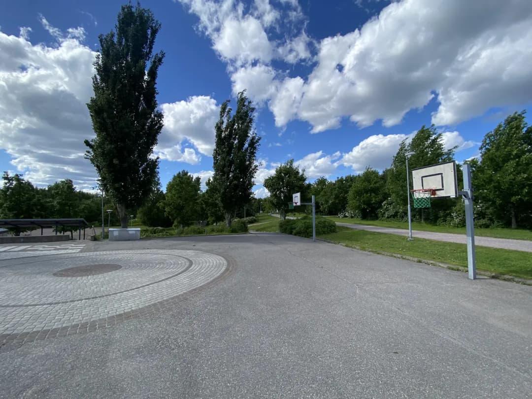 Third image of a court